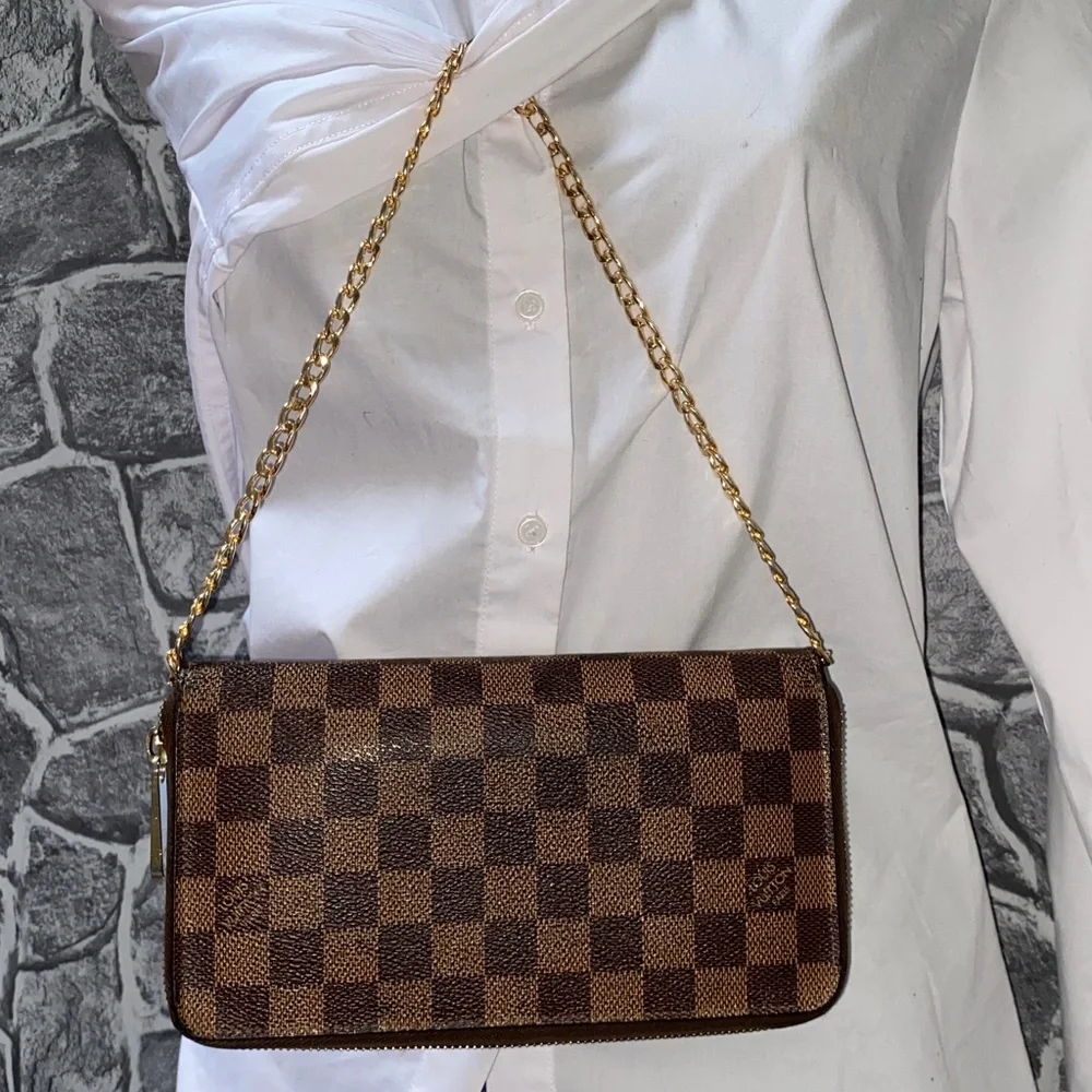 Authentic Rare Louis Vuitton Damier Organizer Zippy Wallet